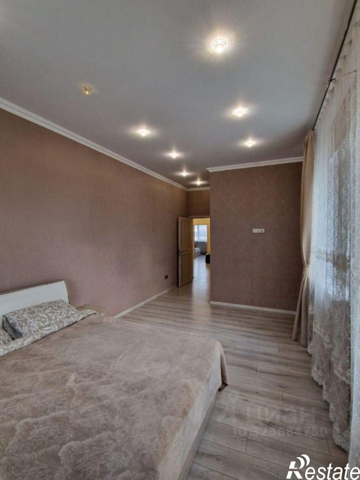 3-комн квартира улица Павлюхина, 110В,  д. 110В