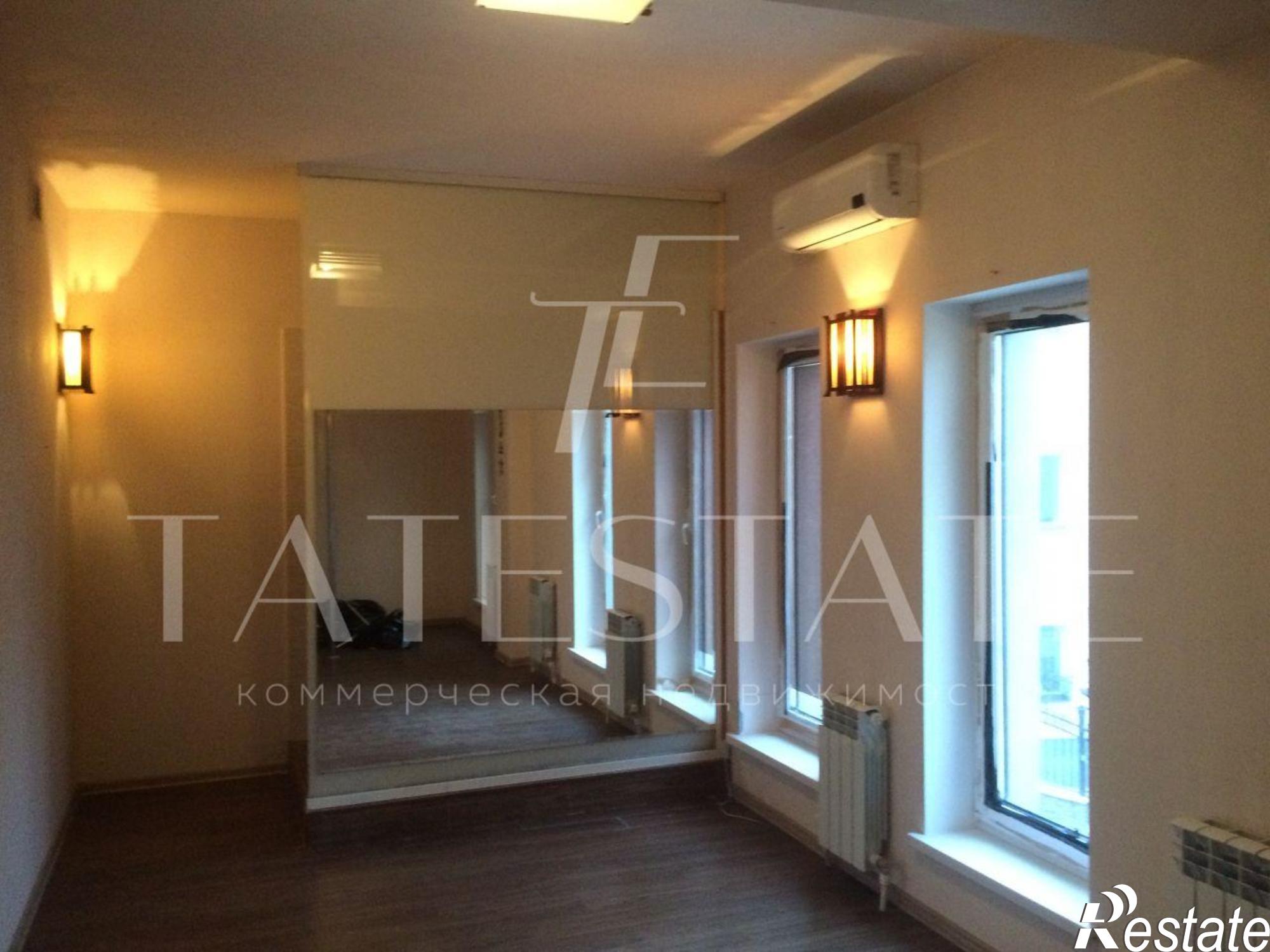 Сдать офис, помещение под офис за 414 000 рублей на улица Галиаскара Камала, 4а