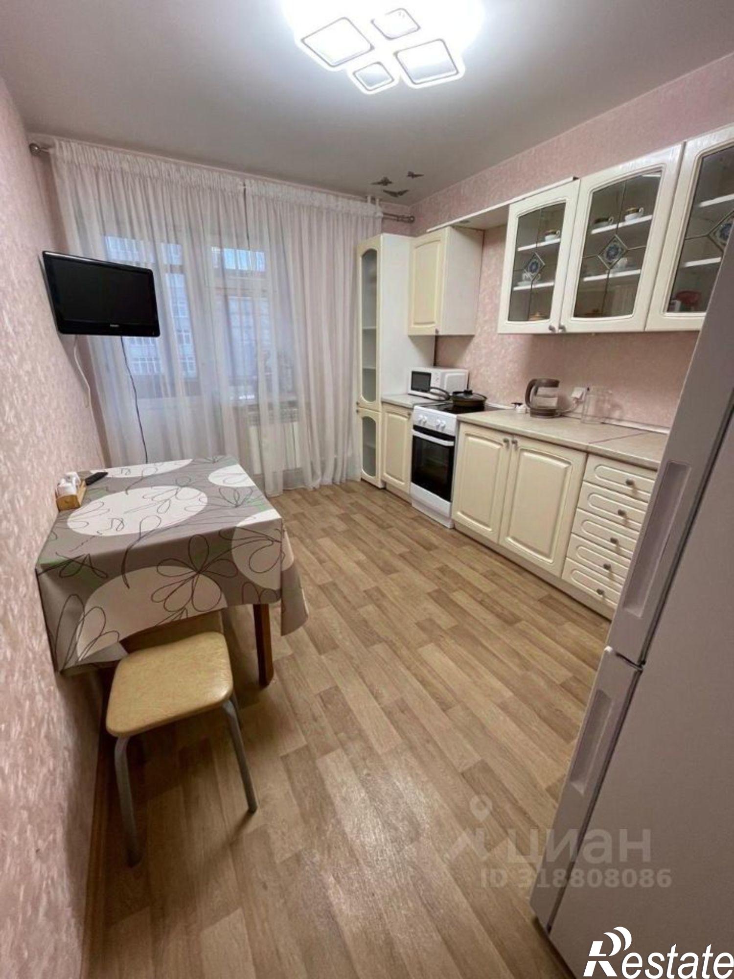 Сдать квартиру за 28 000 рублей на проспект Ямашева, 43