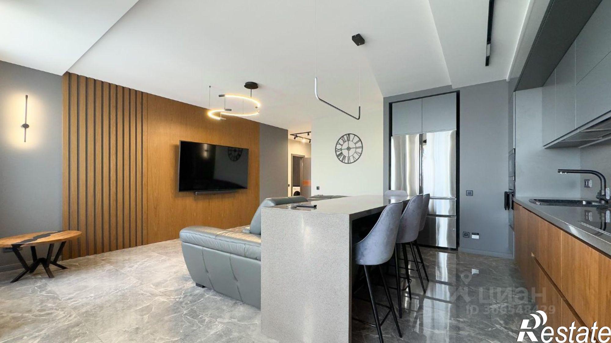 Сдать квартиру за 120 000 рублей на ул Короленко, 28Б