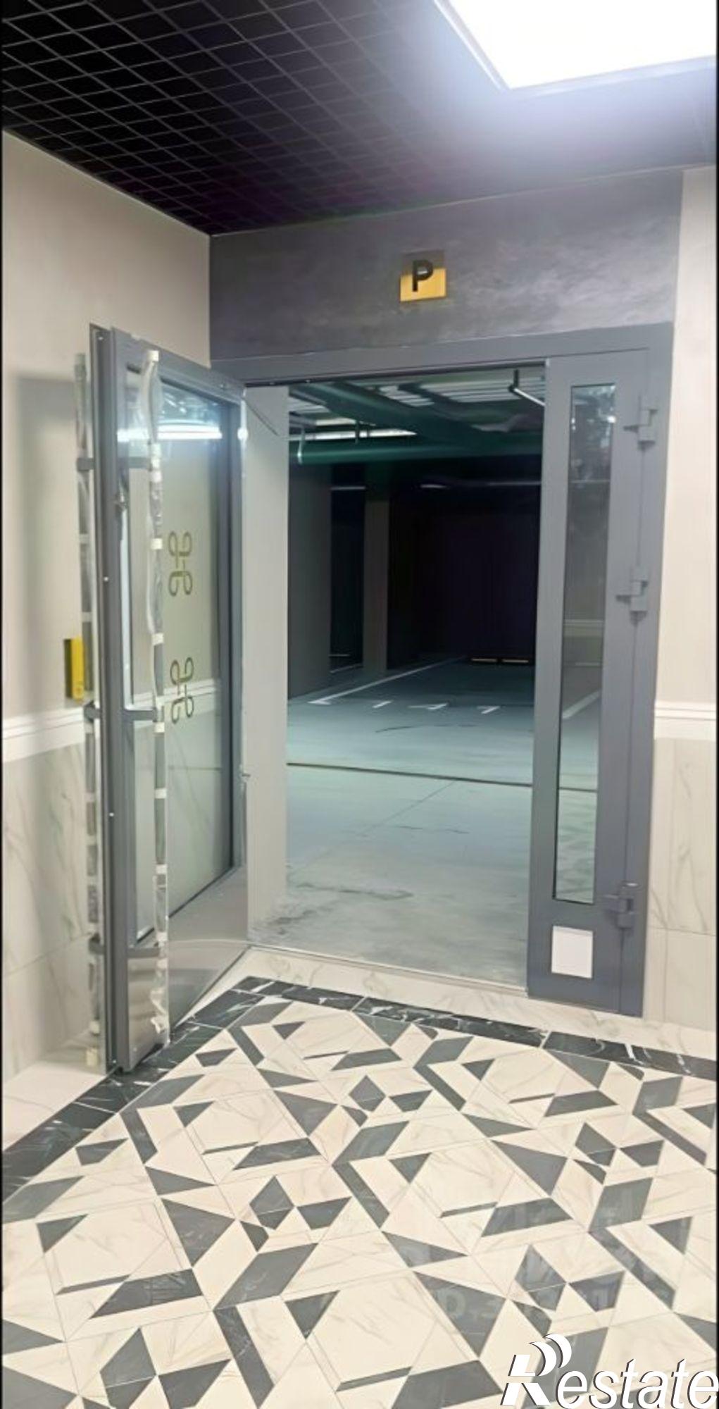 Сдать гараж, место в паркинге за 8 501 рублей на ул Шаляпина, 28