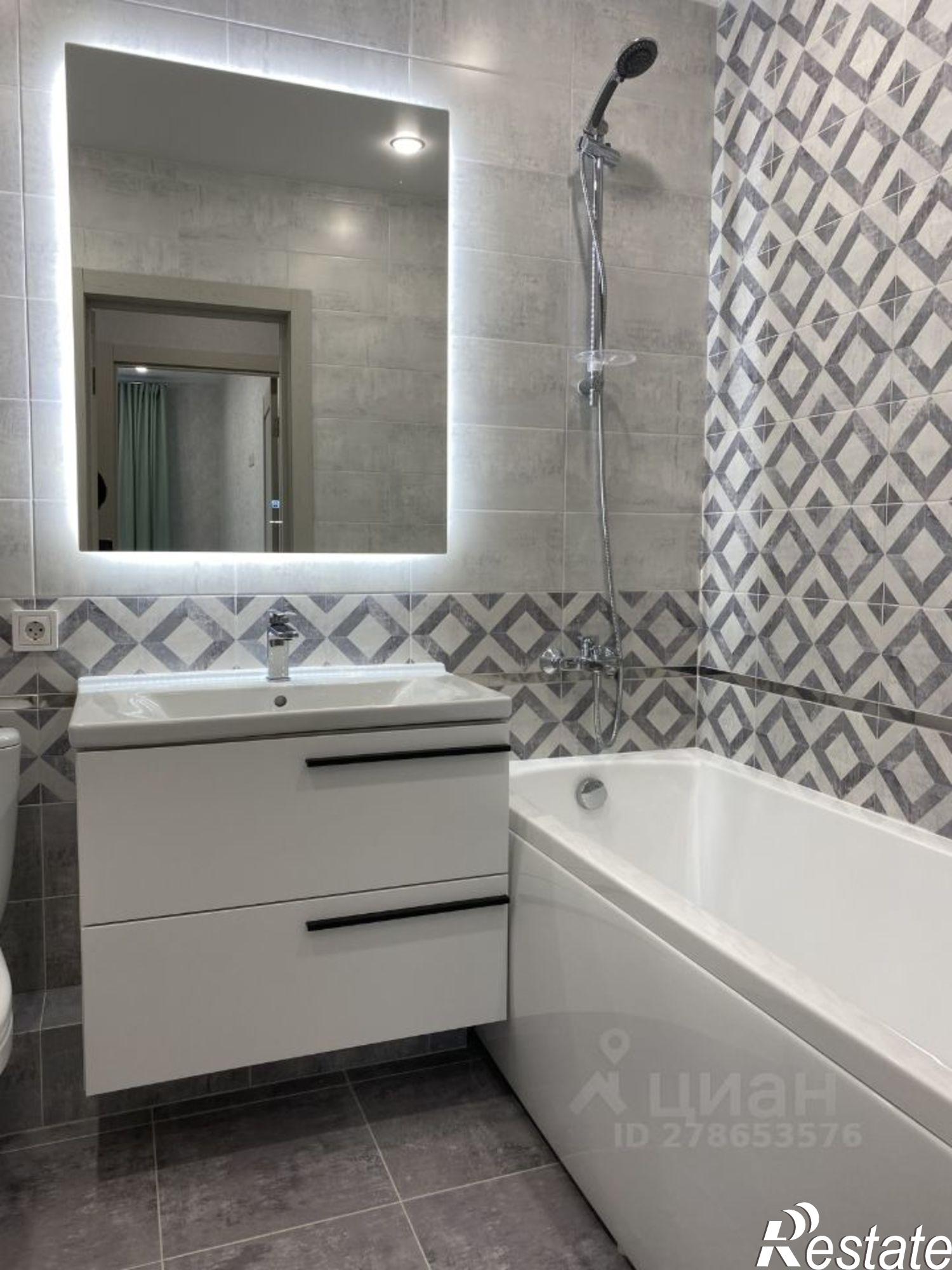 Сдать квартиру за 50 000 рублей на ул Азата Аббасова, 21