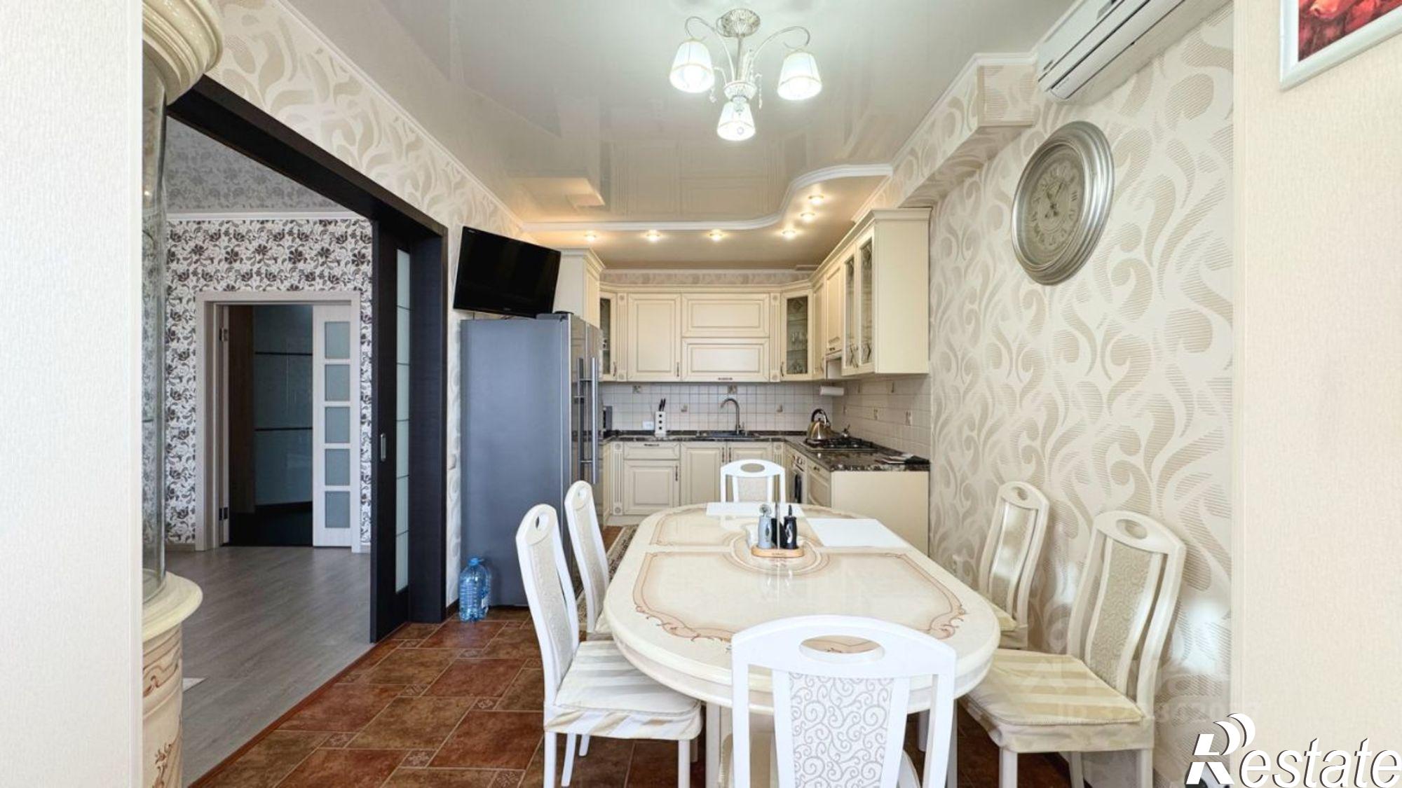 Сдать квартиру за 65 000 рублей на улица Марселя Салимжанова, 23