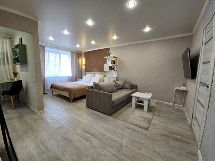 2-комн квартира Воровского ул, 13