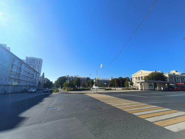 2-комн квартира Лейтенанта Красикова ул, 8