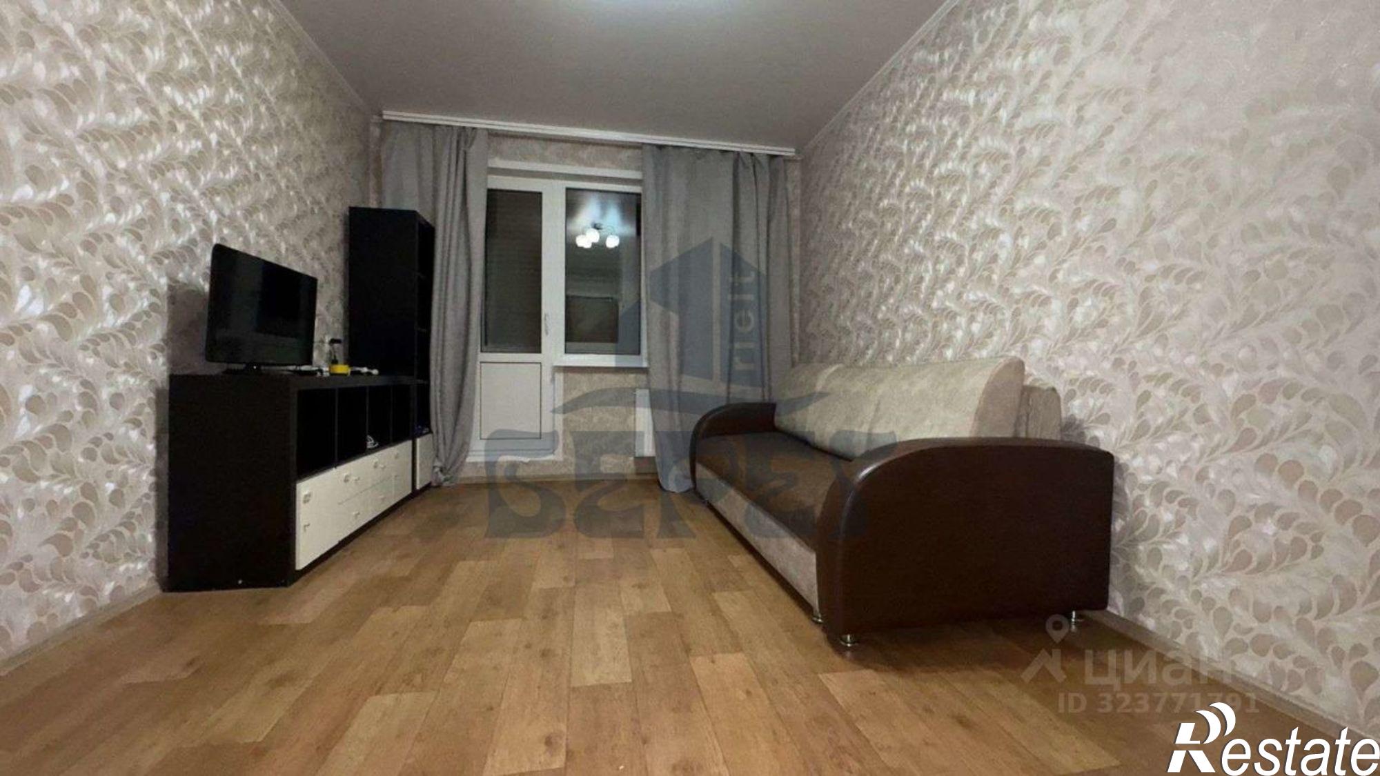 Сдать квартиру за 29 990 рублей на улица Мусина, 51А