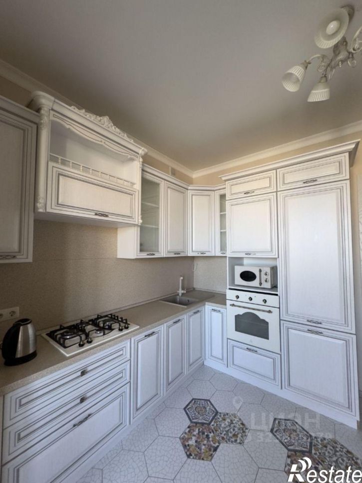 2-комн квартира улица Юлиуса Фучика, 115,  д. 115