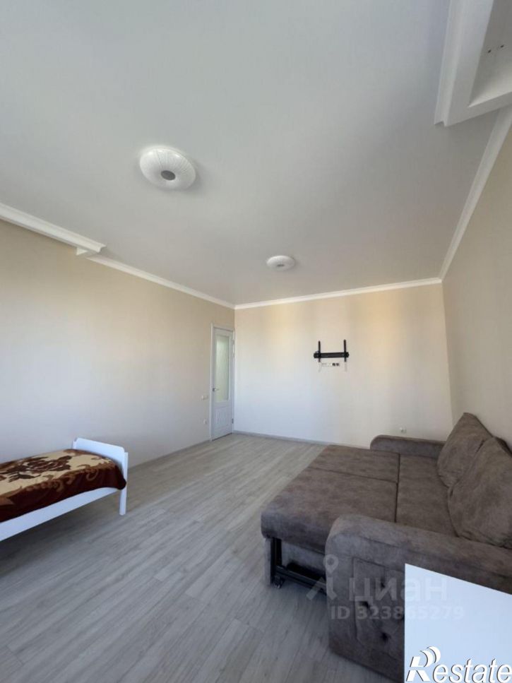 2-комн квартира улица Юлиуса Фучика, 115,  д. 115