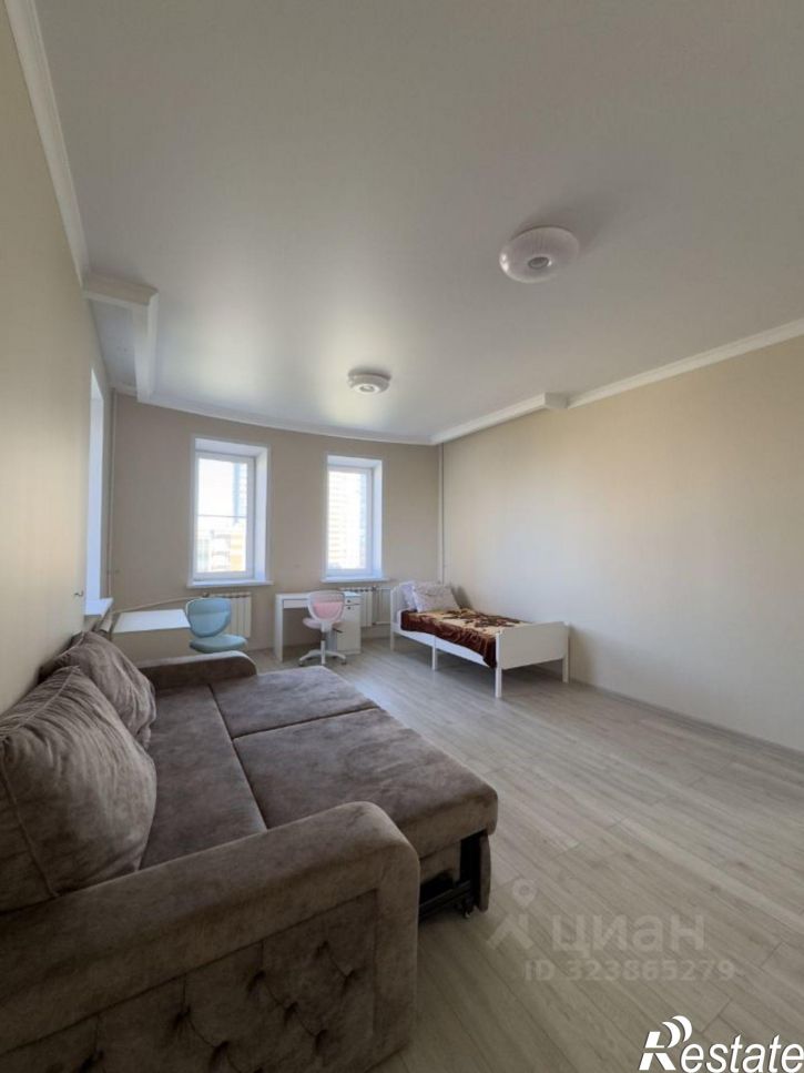 2-комн квартира улица Юлиуса Фучика, 115,  д. 115