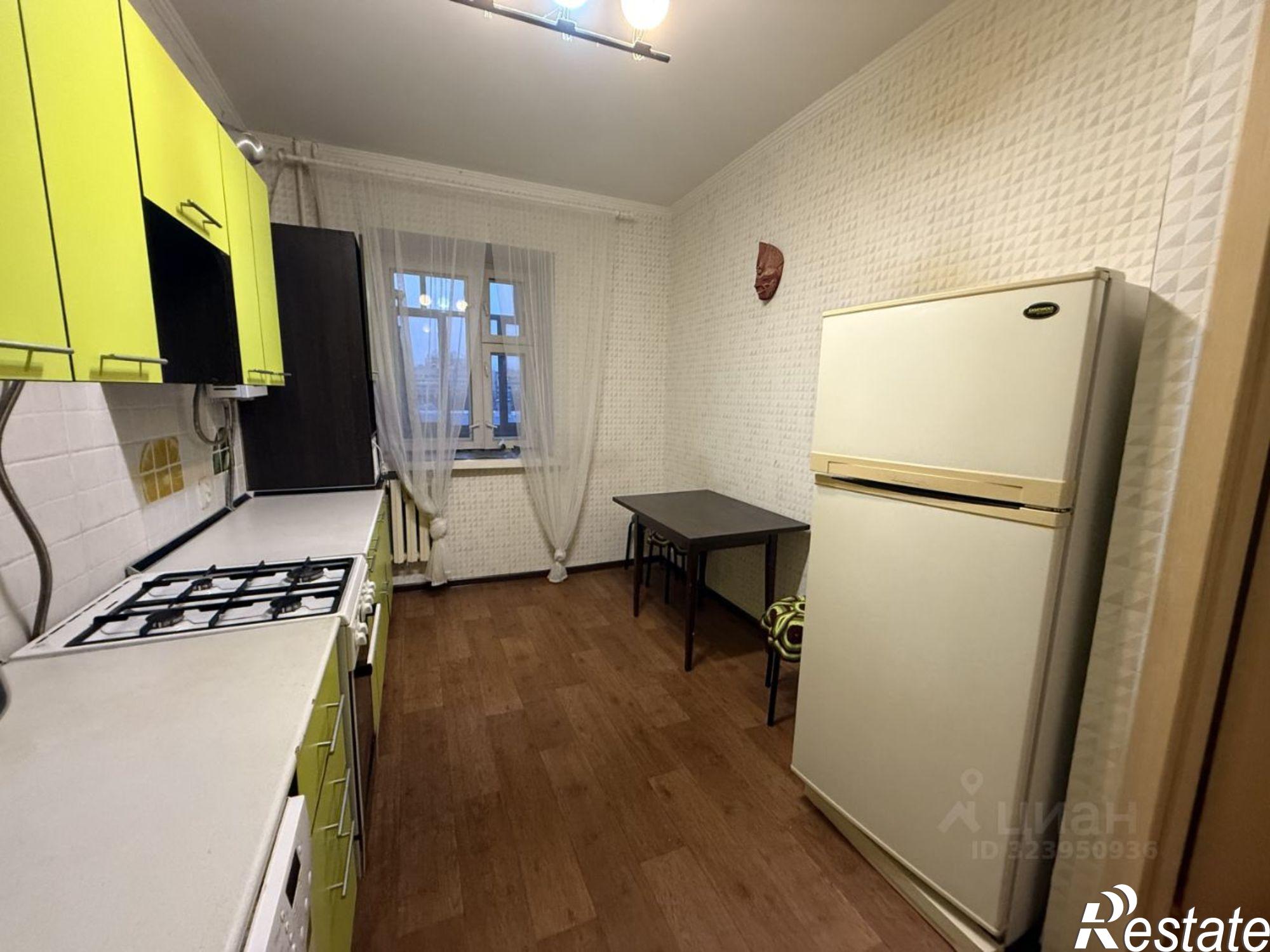 Сдать квартиру за 27 000 рублей на ул Максимова, 33