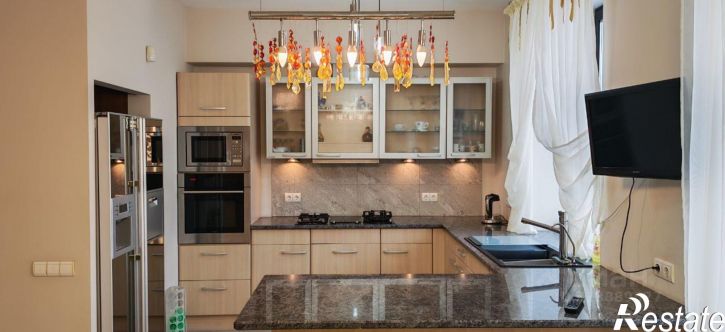 3-комн квартира улица Муштари, 11А,  д. 11А