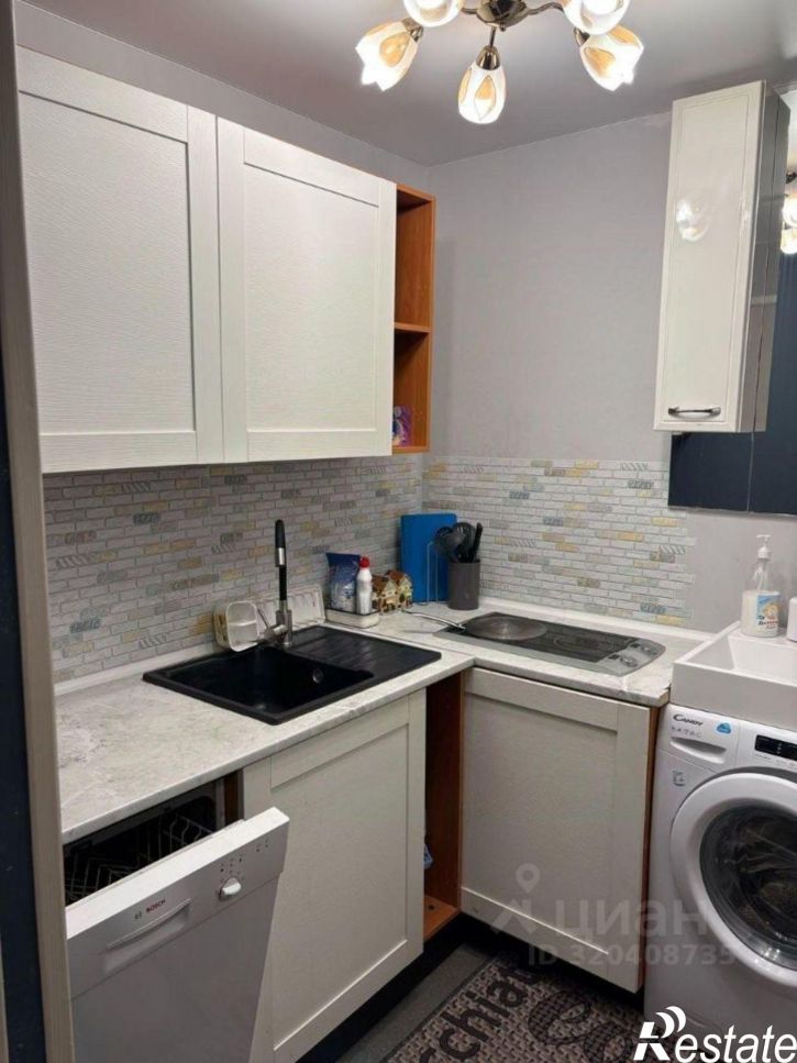 2-комн квартира пр-кт Победы, 160,  д. 160