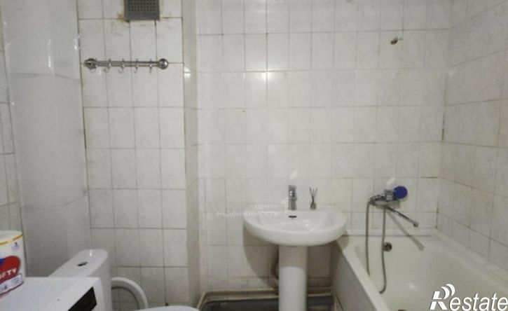 4-комн квартира улица Юлиуса Фучика, 94,  д. 94