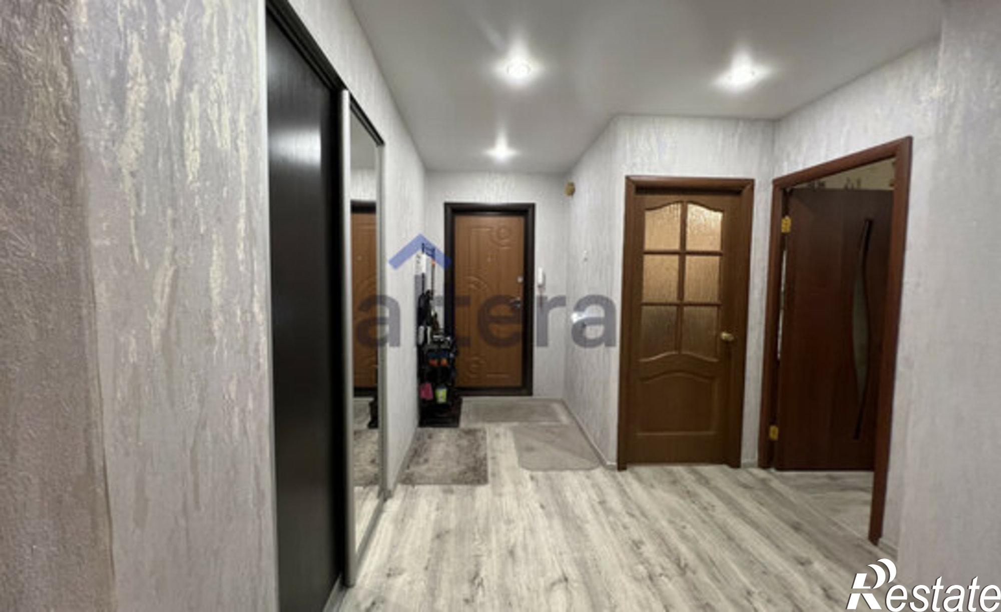 Купить квартиру за 10 000 000 рублей на улица Закиева, 41