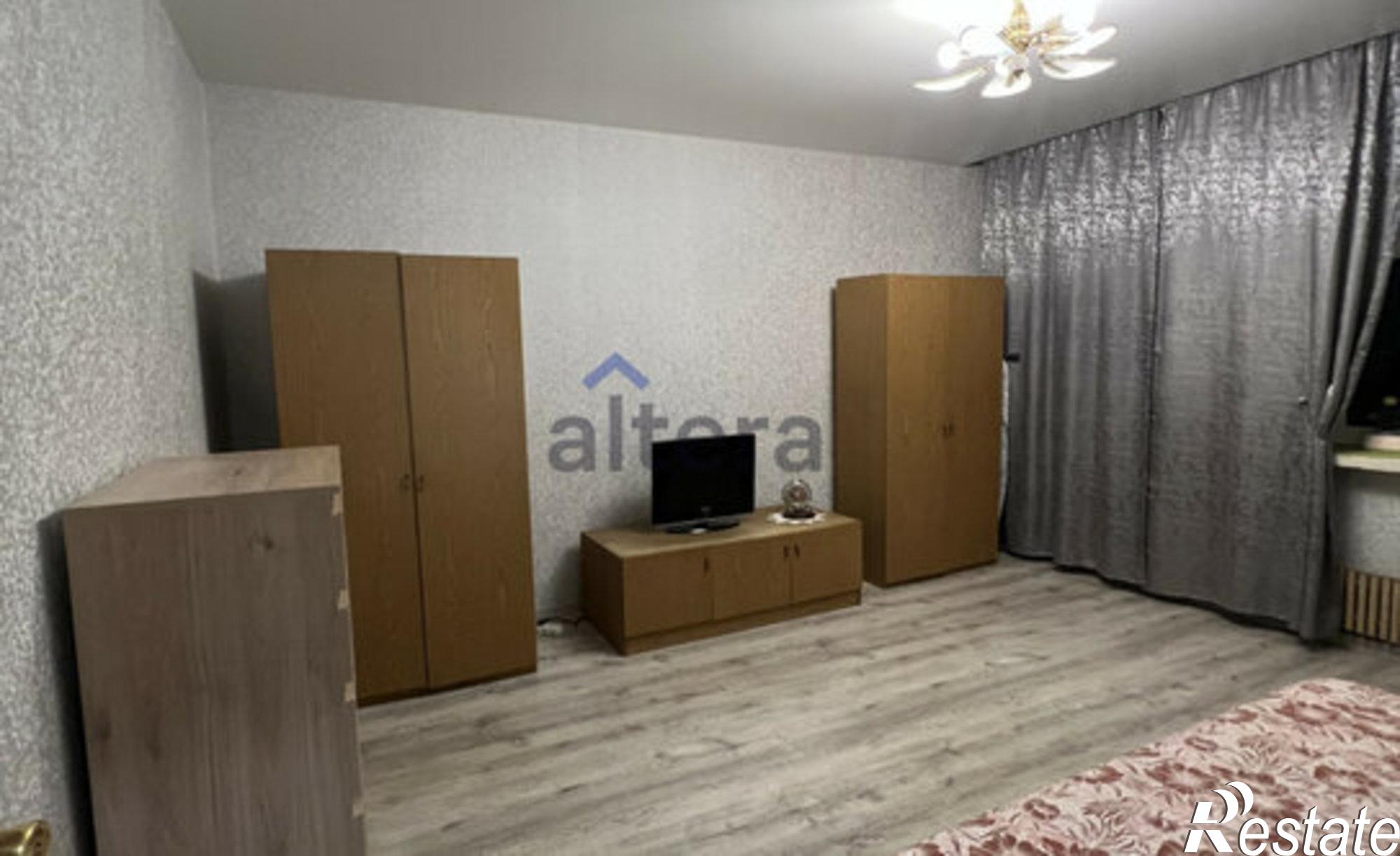 Купить квартиру за 10 000 000 рублей на улица Закиева, 41