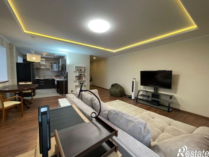 3-комн квартира улица Габдуллы Кариева, 7,  д. 7