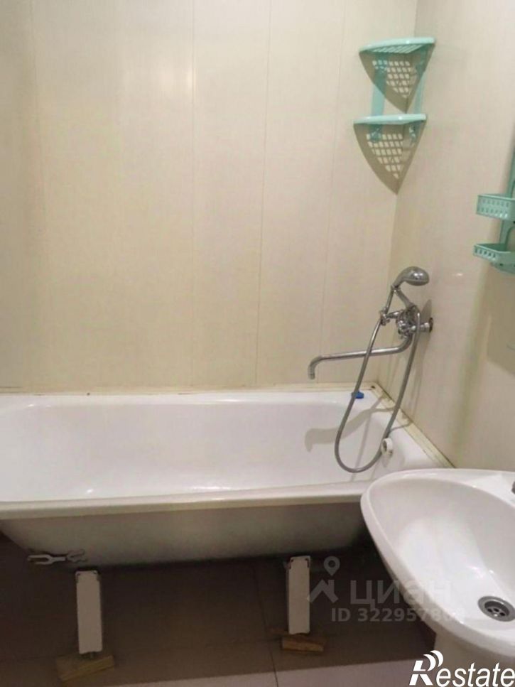 1-комн квартира улица Адоратского, 4,  д. 4