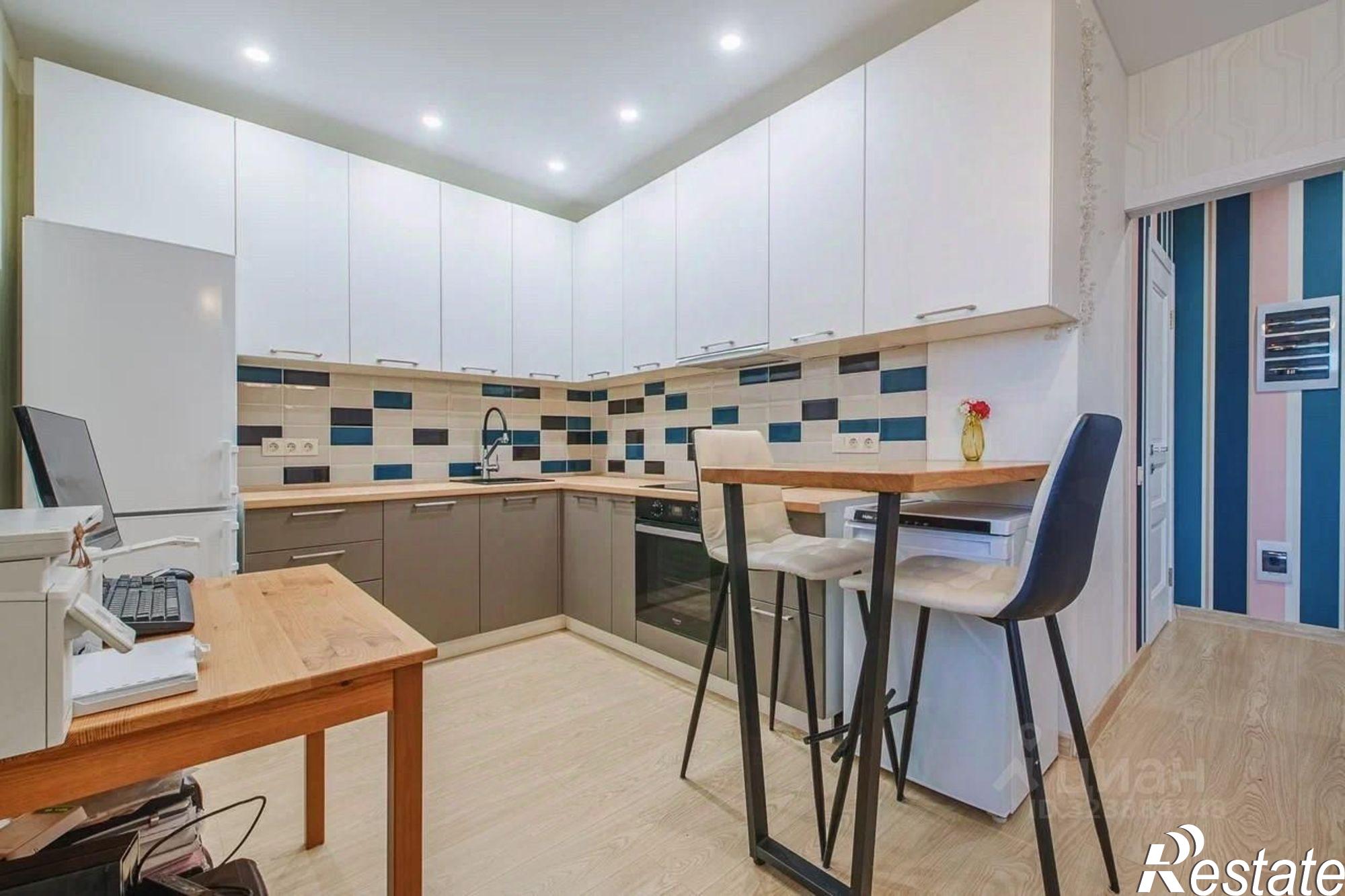 Купить квартиру за 13 500 000 рублей на улица Амирхана Еники, 10