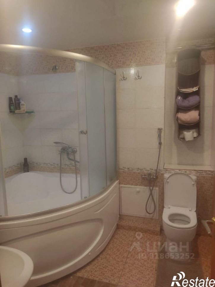 4-комн квартира улица Гаврилова, 2,  д. 2