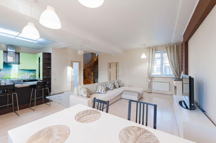 Коттедж/дом ул. Яркая (Салмачи)