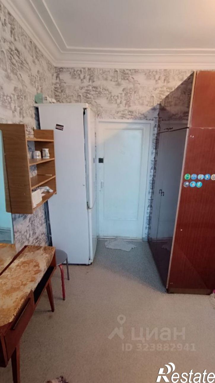 Комната Тополевая улица, 12,  д. 12