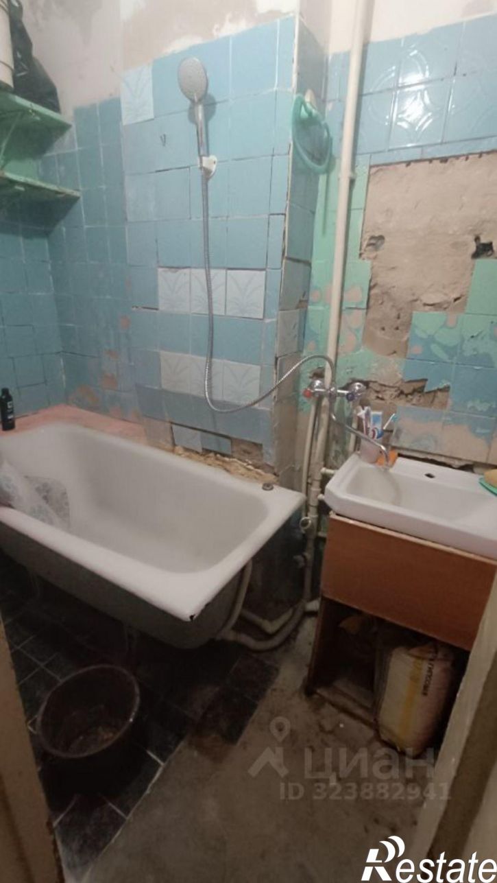 Комната Тополевая улица, 12,  д. 12