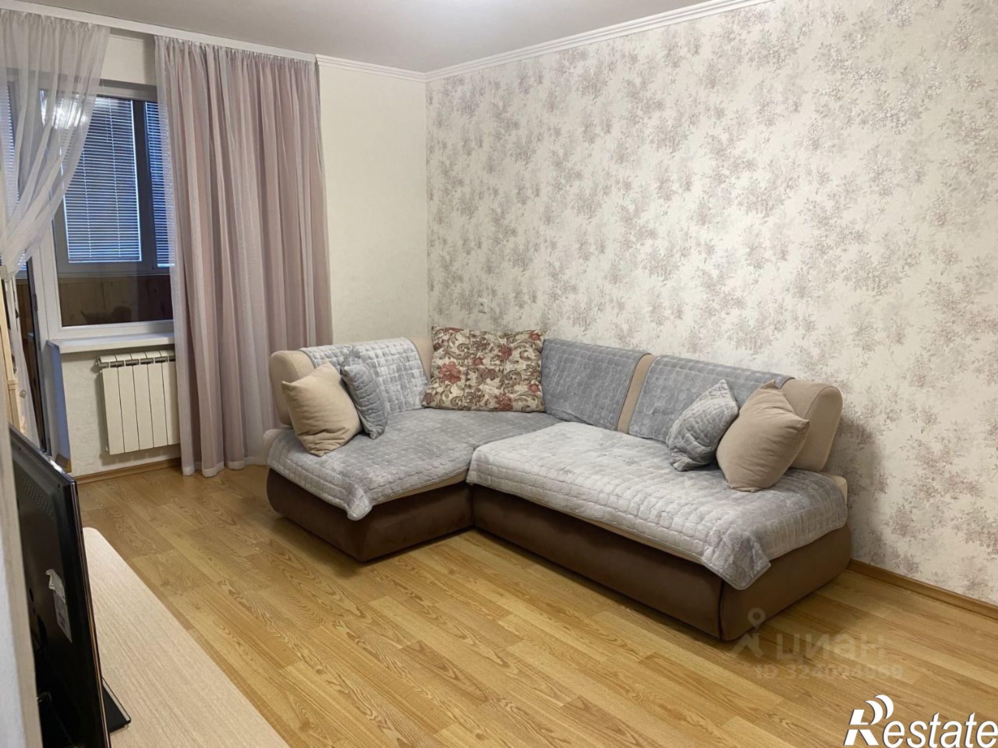 Сдать комнату за 32 000 рублей на улица Юлиуса Фучика, 96