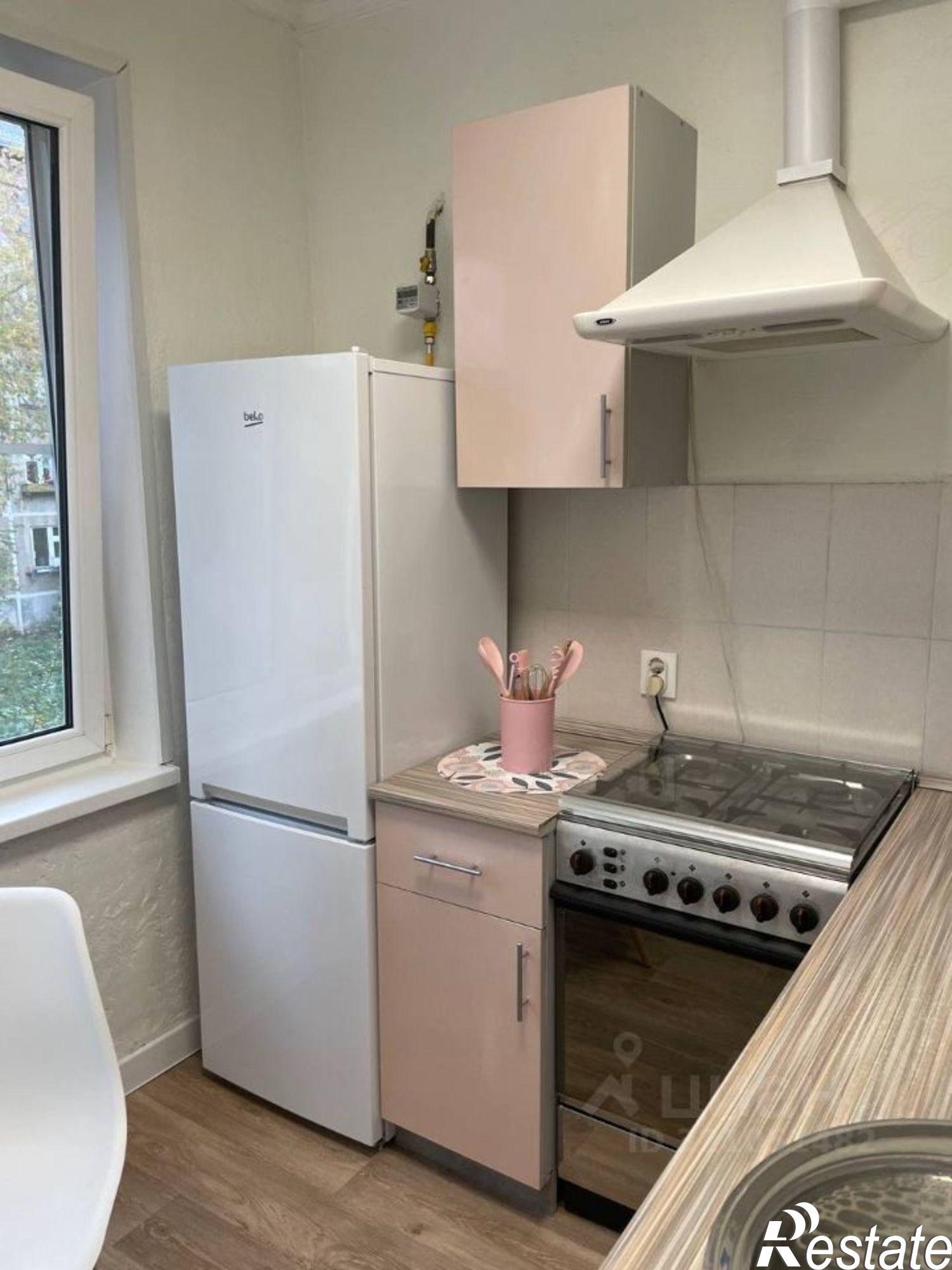 Сдать квартиру за 42 000 рублей на ул Короленко, 50а