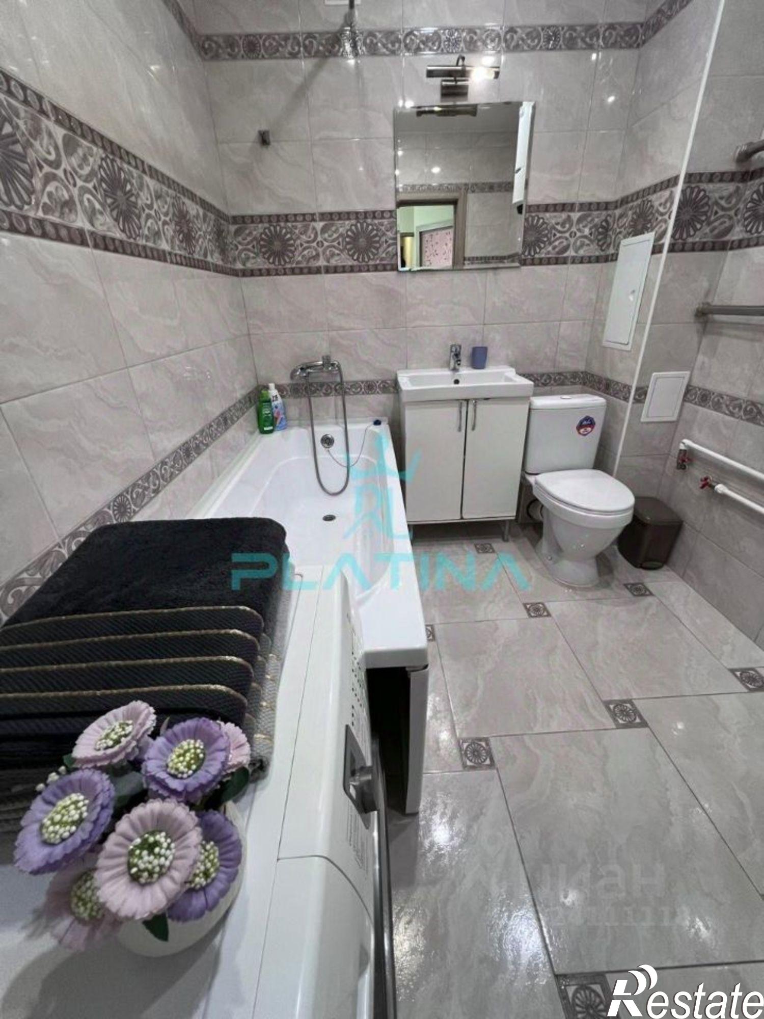 Сдать квартиру за 50 000 рублей на улица Павлюхина, 99Б