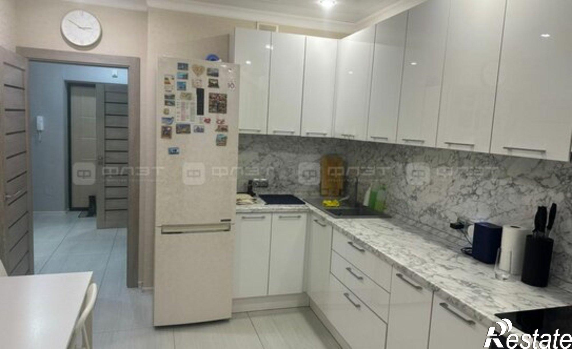 Купить квартиру за 10 000 000 рублей на проспект Альберта Камалеева, 30