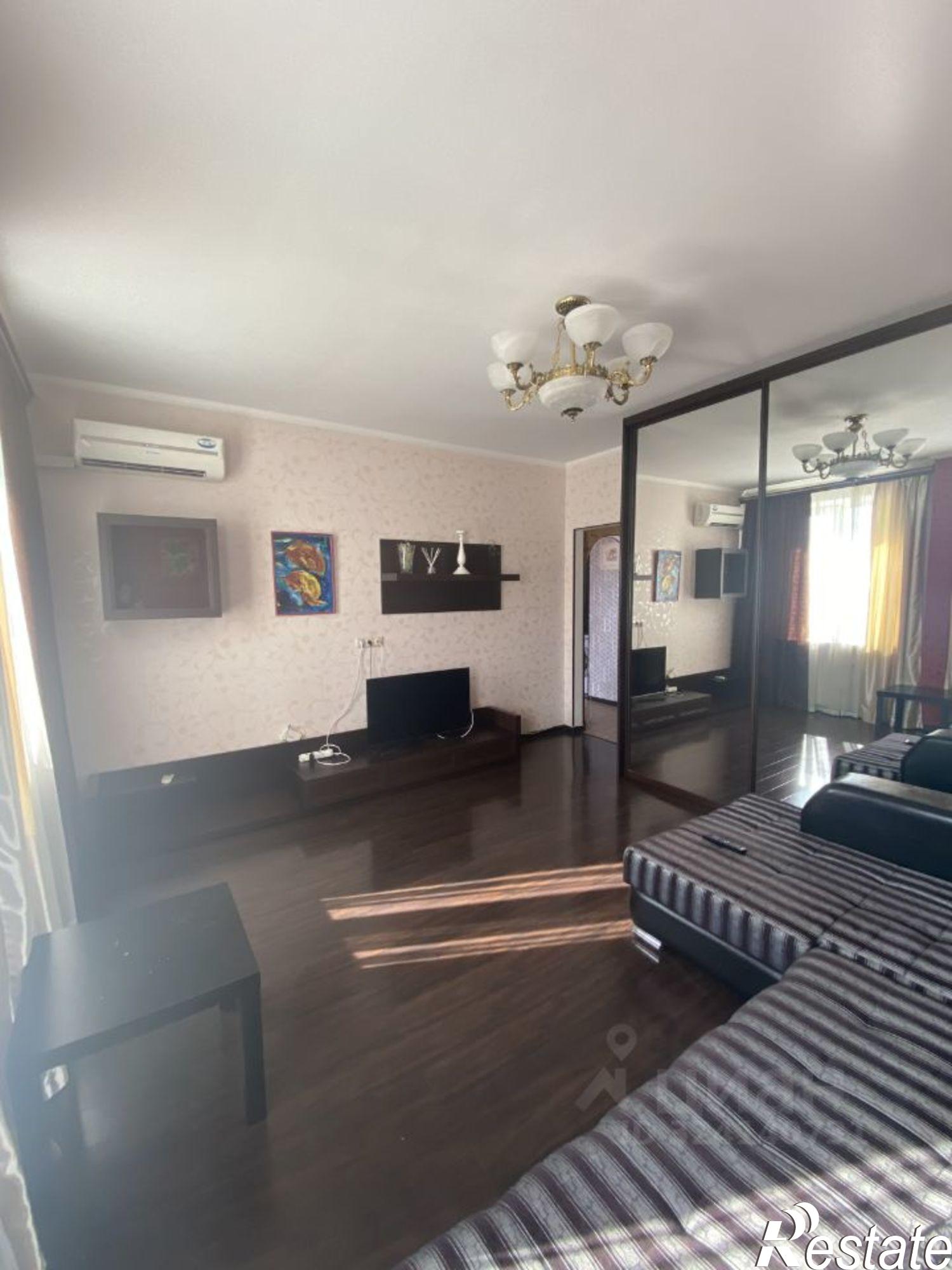 Сдать квартиру за 40 000 рублей на улица Нигматуллина, 1/47