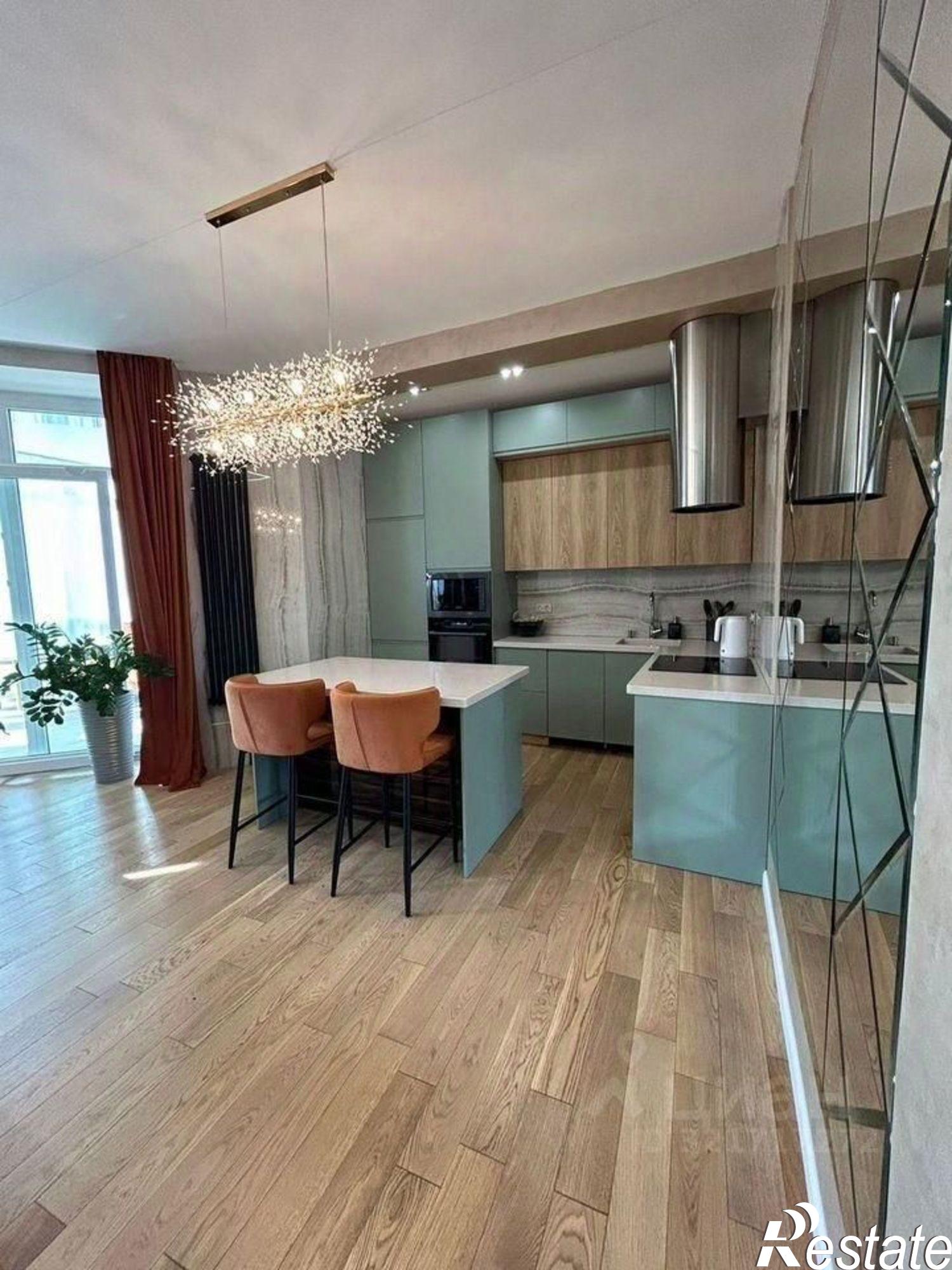 Сдать квартиру за 90 000 рублей на Чистопольская улица, 32