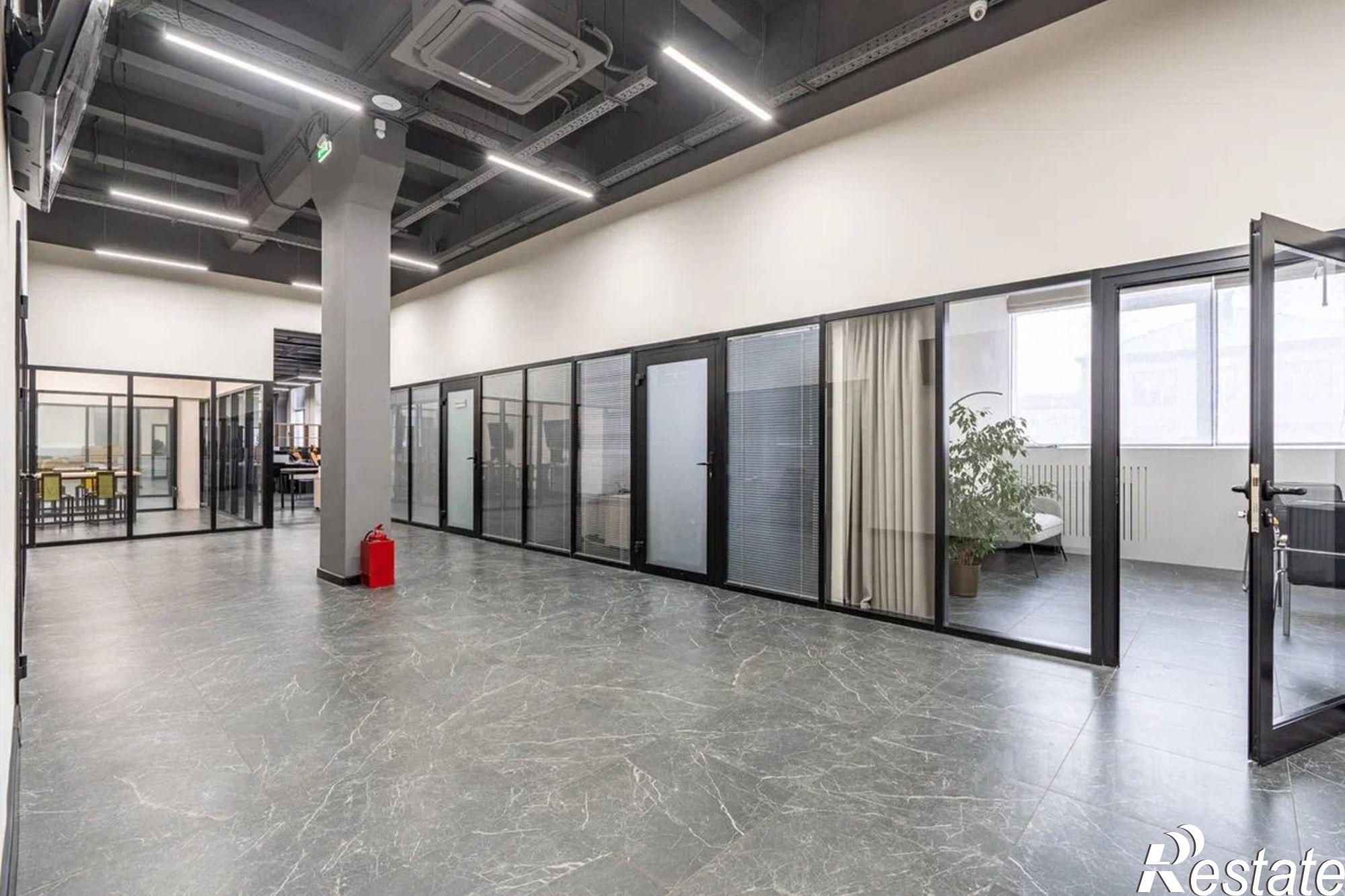 Купить офис, помещение под офис за 50 281 400 рублей на Сибирский тракт, 34 к1