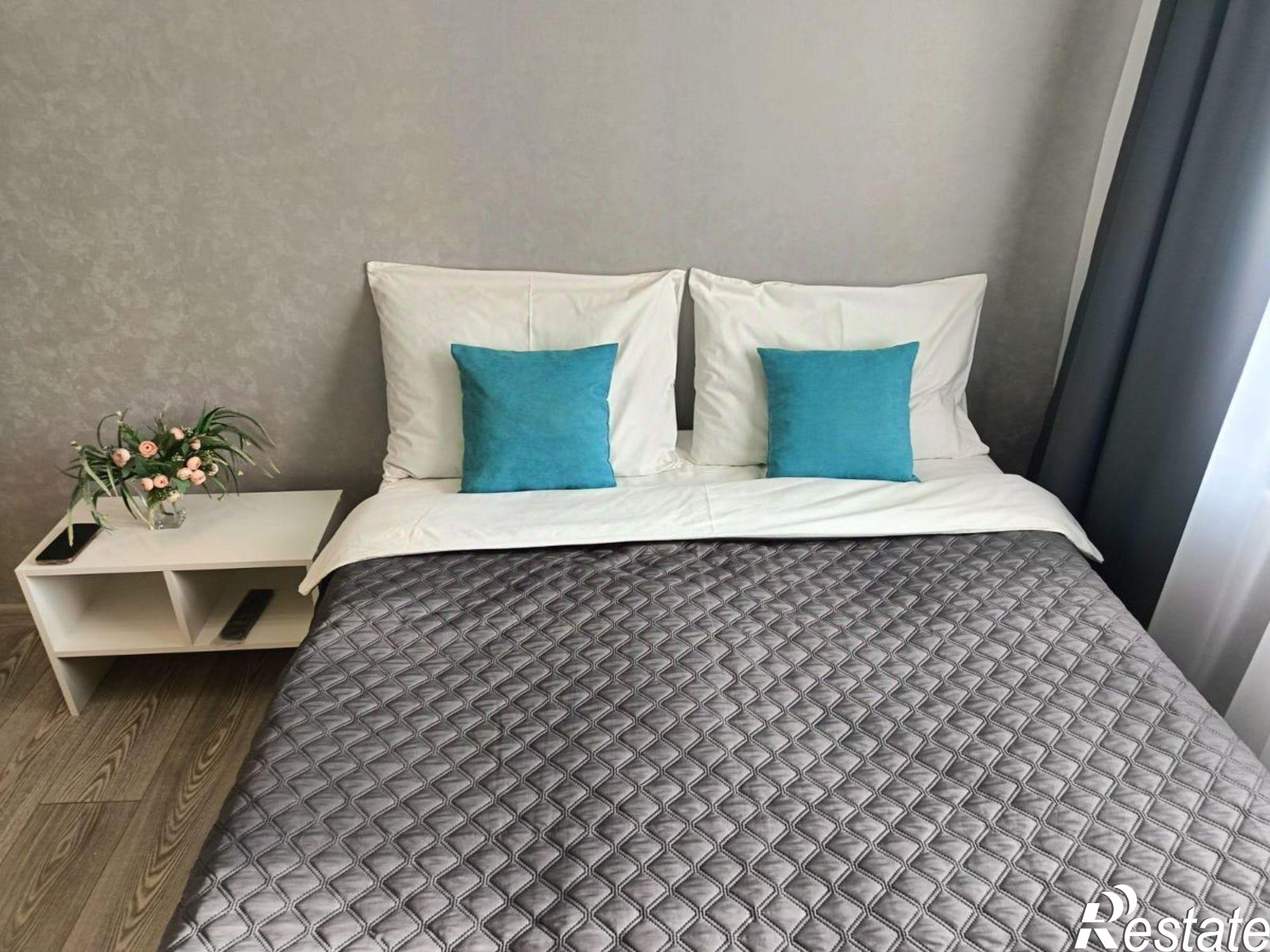 Сдать квартиру за 30 000 рублей на ул Дежнева, 4 1