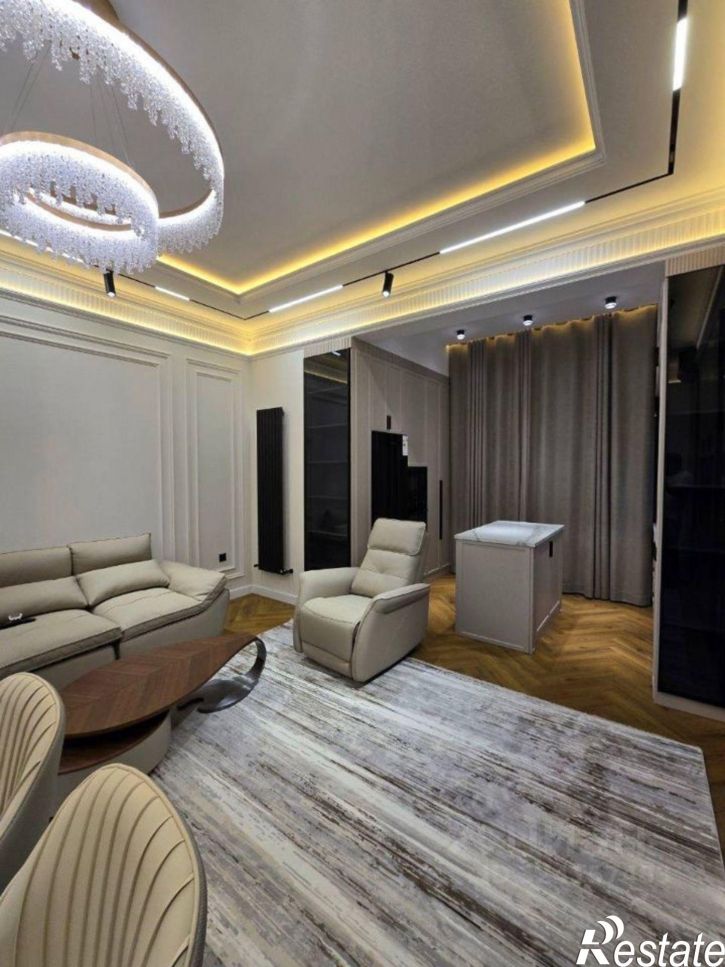 3-комн квартира улица Касаткина, 15,  д. 15