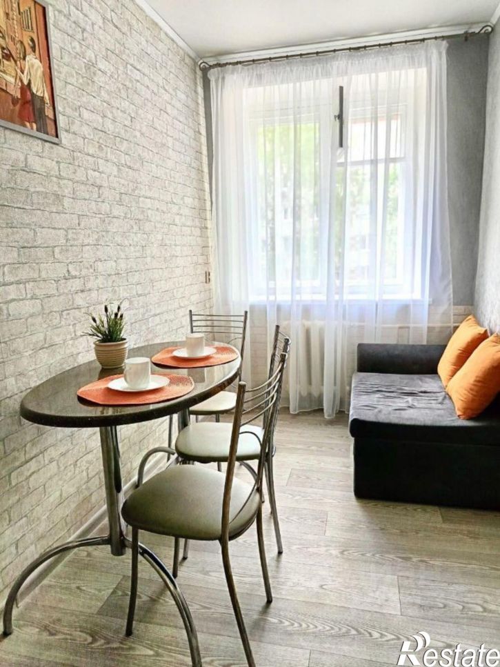 2-комн квартира ул Дежнева, 4 1,  д. 4 1,  к. 1