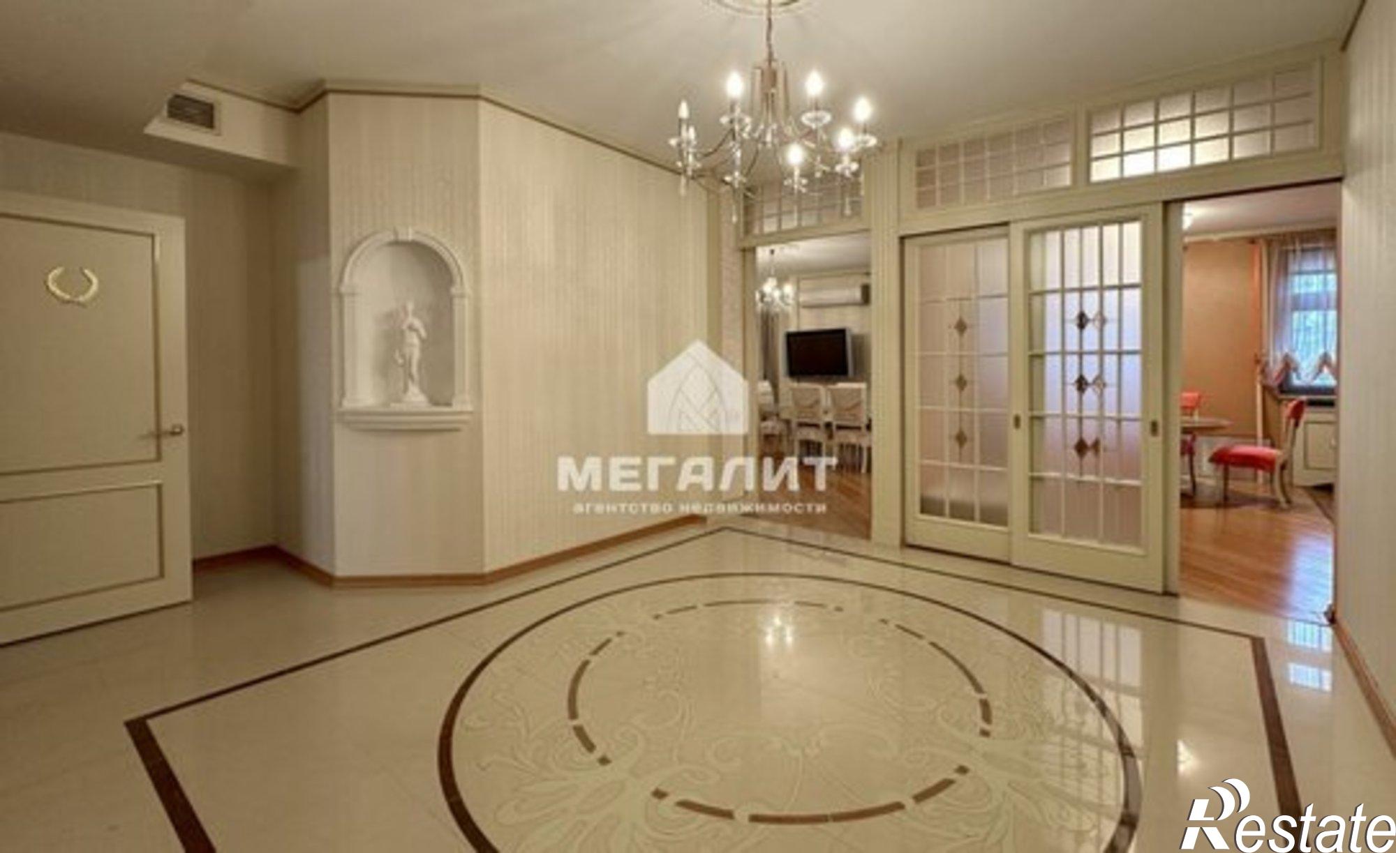 Купить квартиру за 63 000 000 рублей на Малая Красная улица, 3