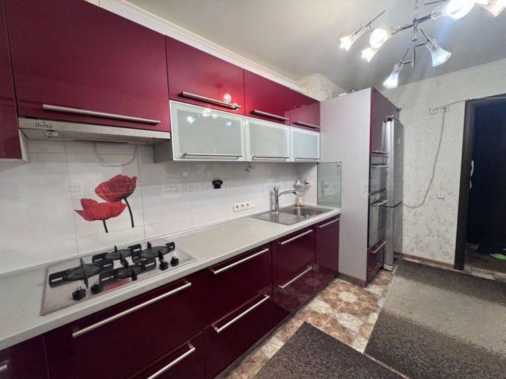 3-комн квартира ул. Адоратского, дом 7