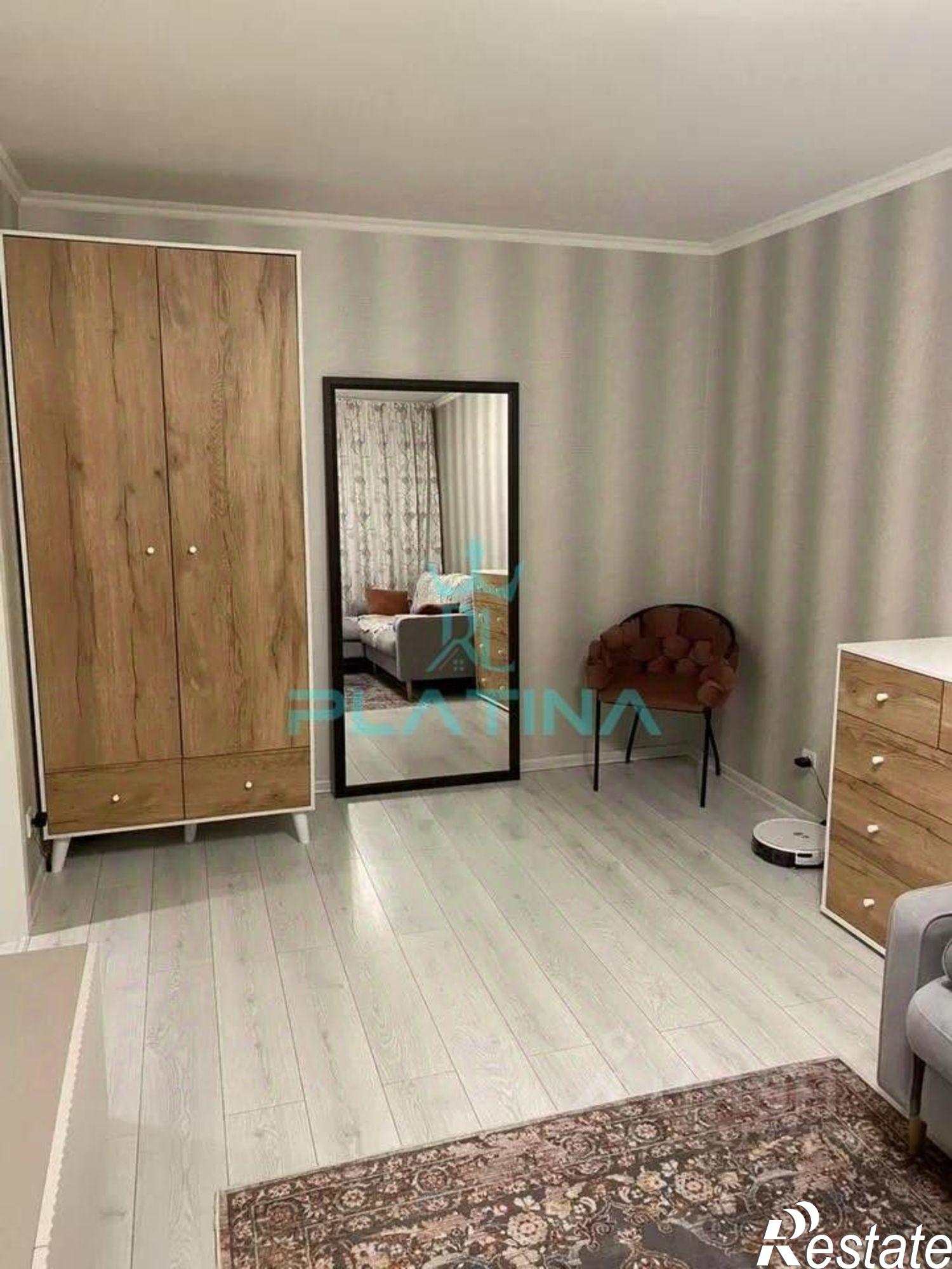 Сдать квартиру за 32 000 рублей на улица Комиссара Габишева, 19Б