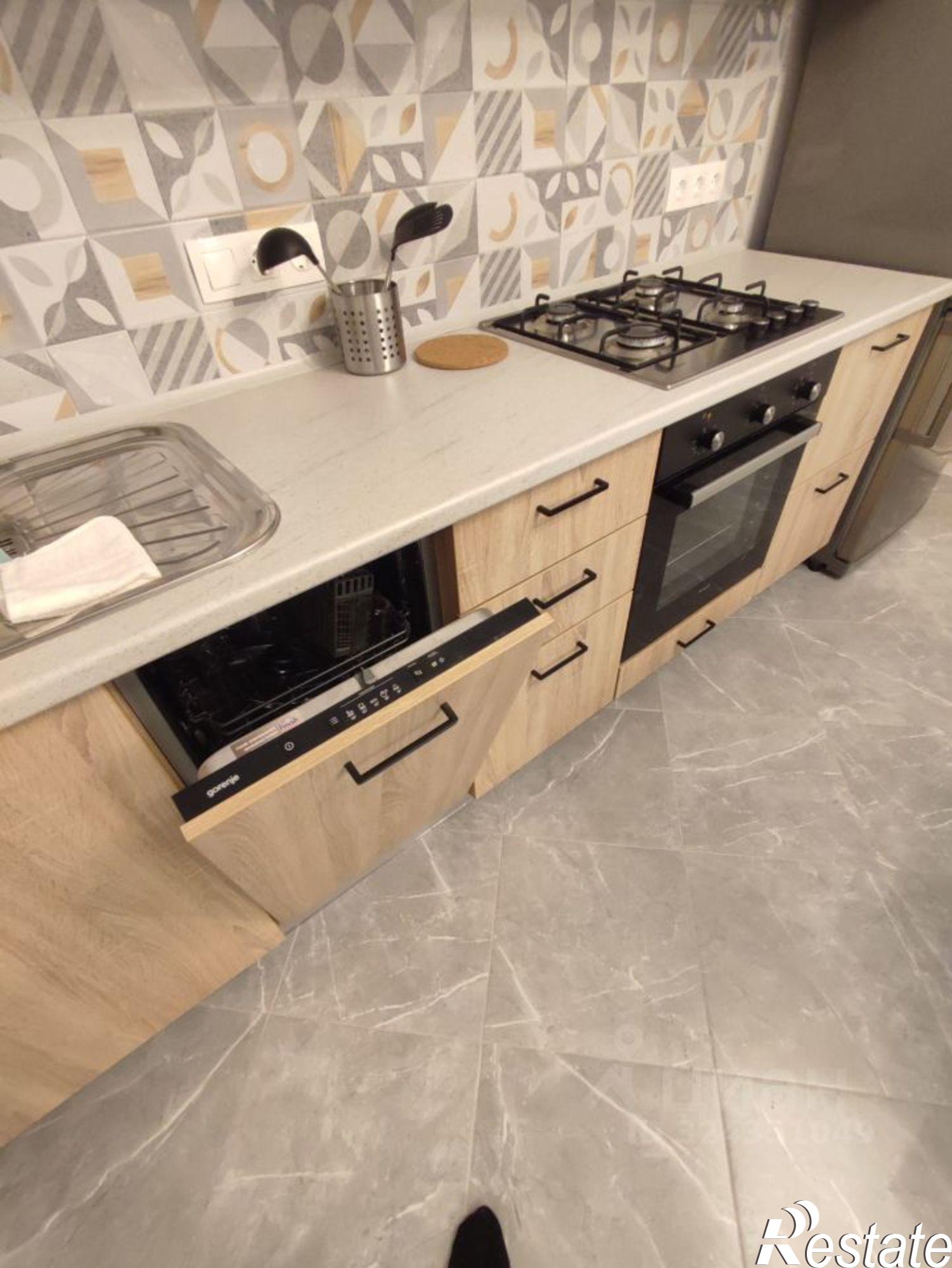 Сдать квартиру за 40 000 рублей на улица Тихомирнова, 1