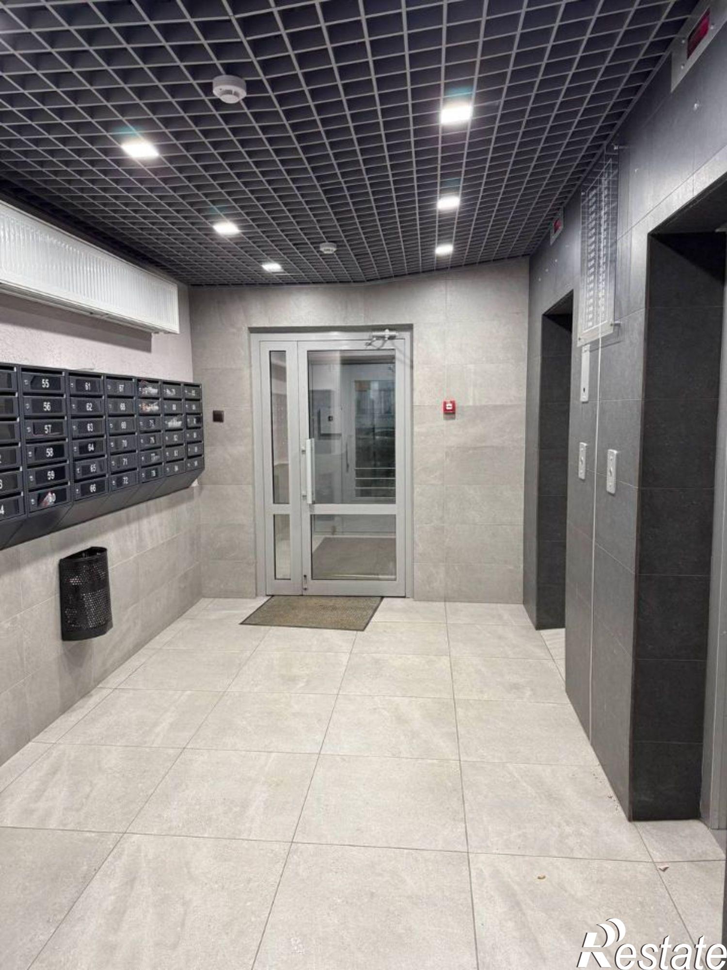 Купить квартиру за 9 300 000 рублей на Роторная улица, 27Б