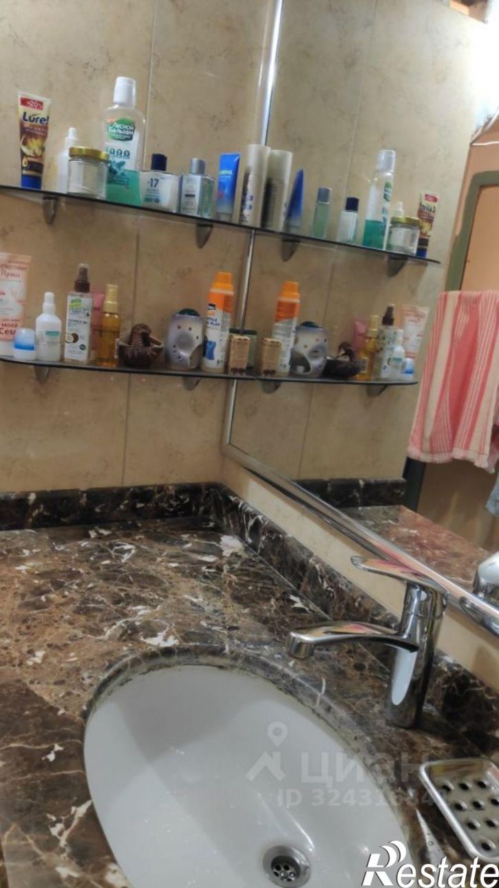 4-комн квартира улица Фатыха Амирхана, 85А,  д. 85А