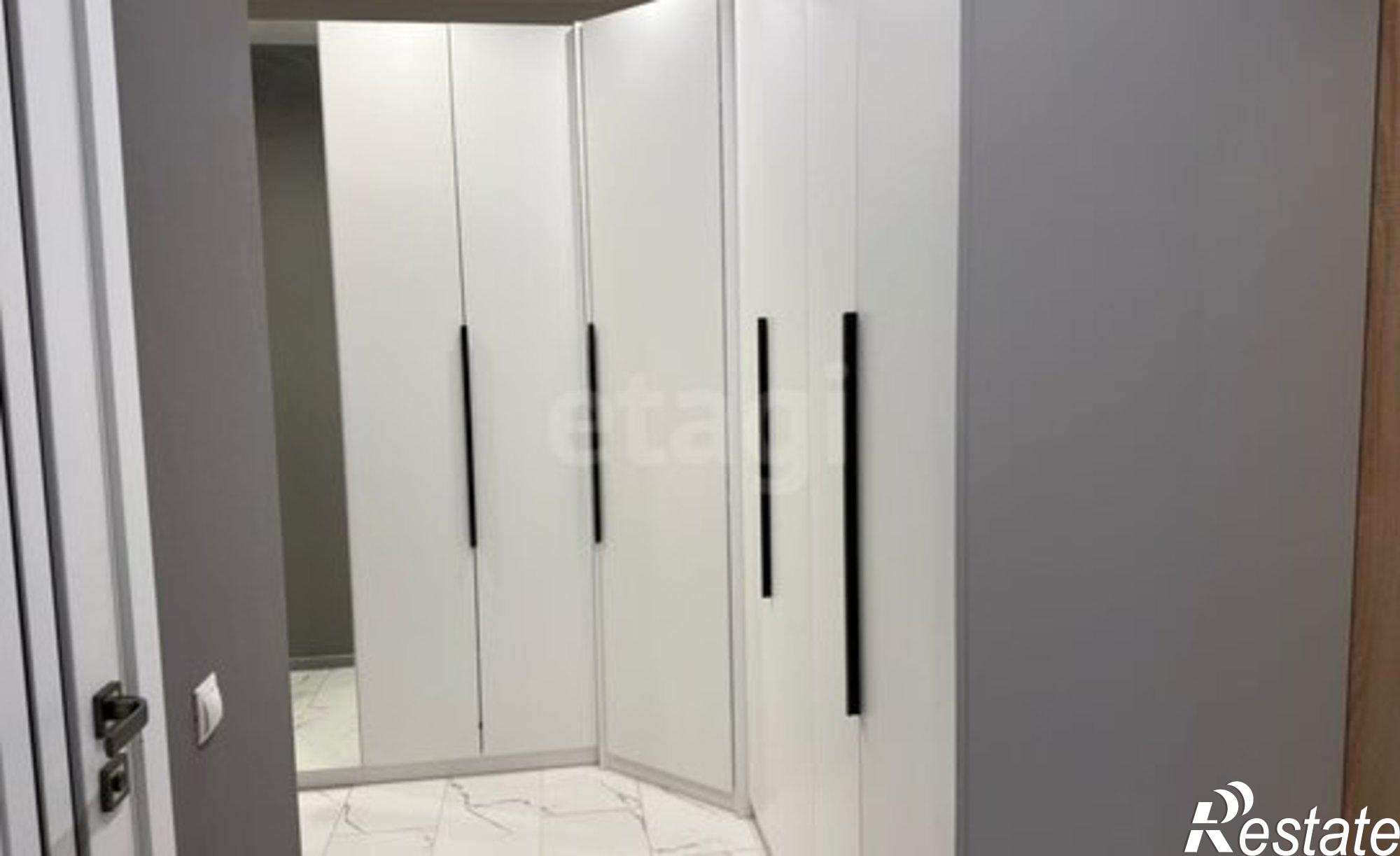 Купить квартиру за 16 890 000 рублей на улица Разведчика Ахмерова, 9