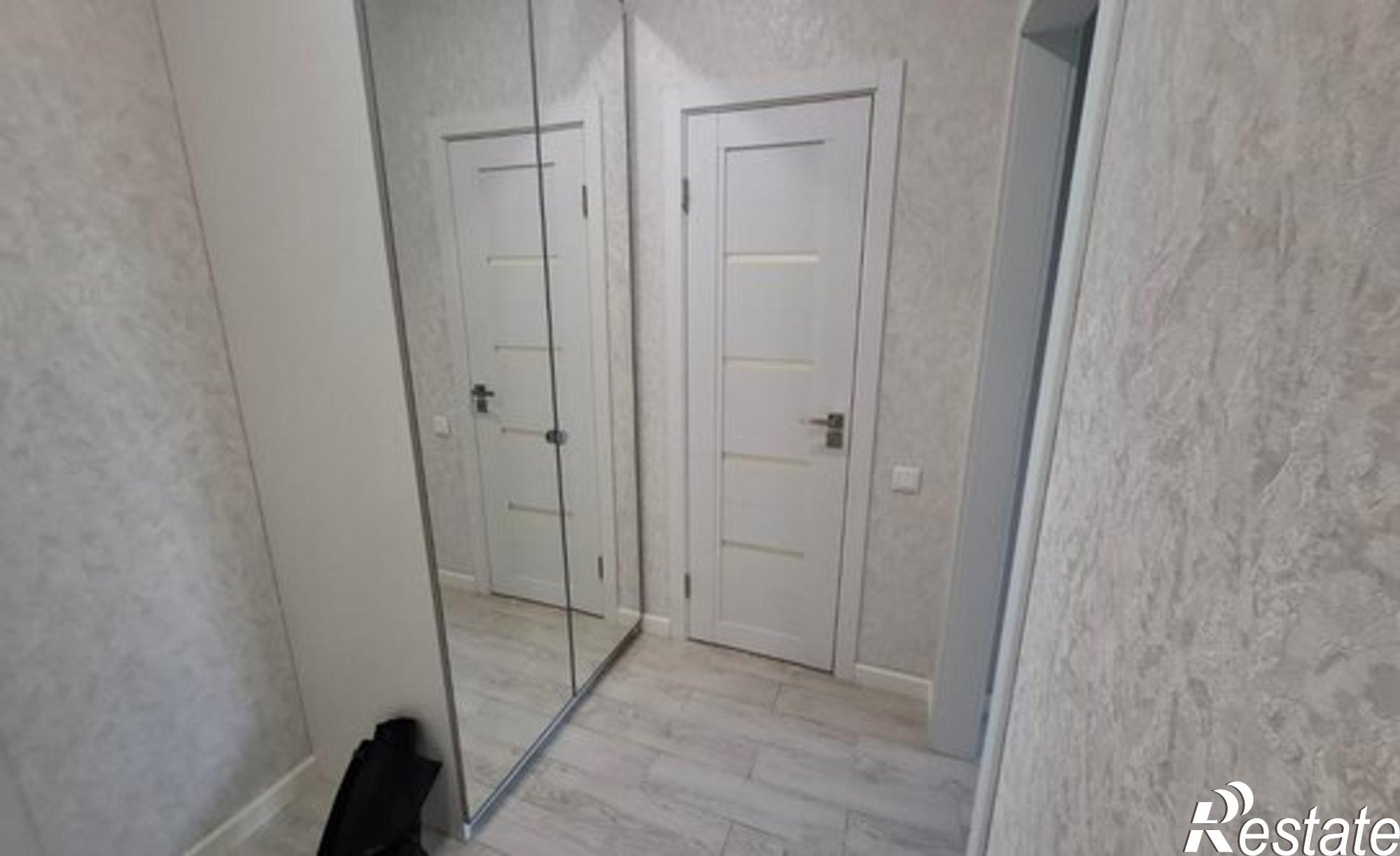 Купить квартиру за 9 980 000 рублей на ул Закиева, 20 1