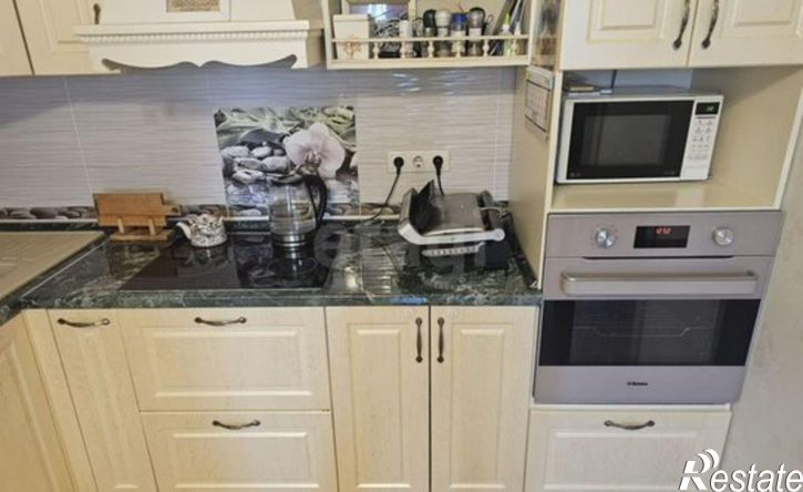 2-комн квартира проспект Победы, 100,  д. 100