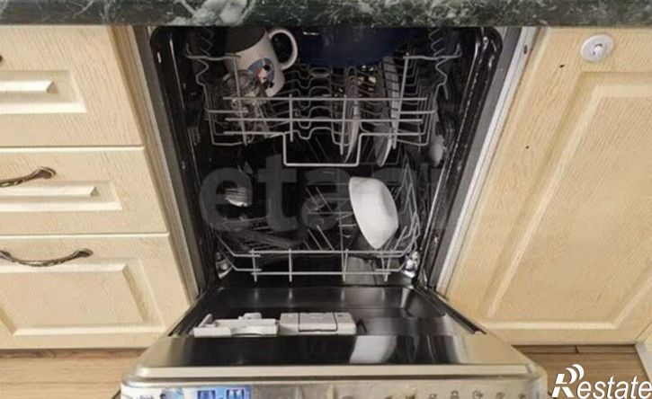 2-комн квартира проспект Победы, 100,  д. 100