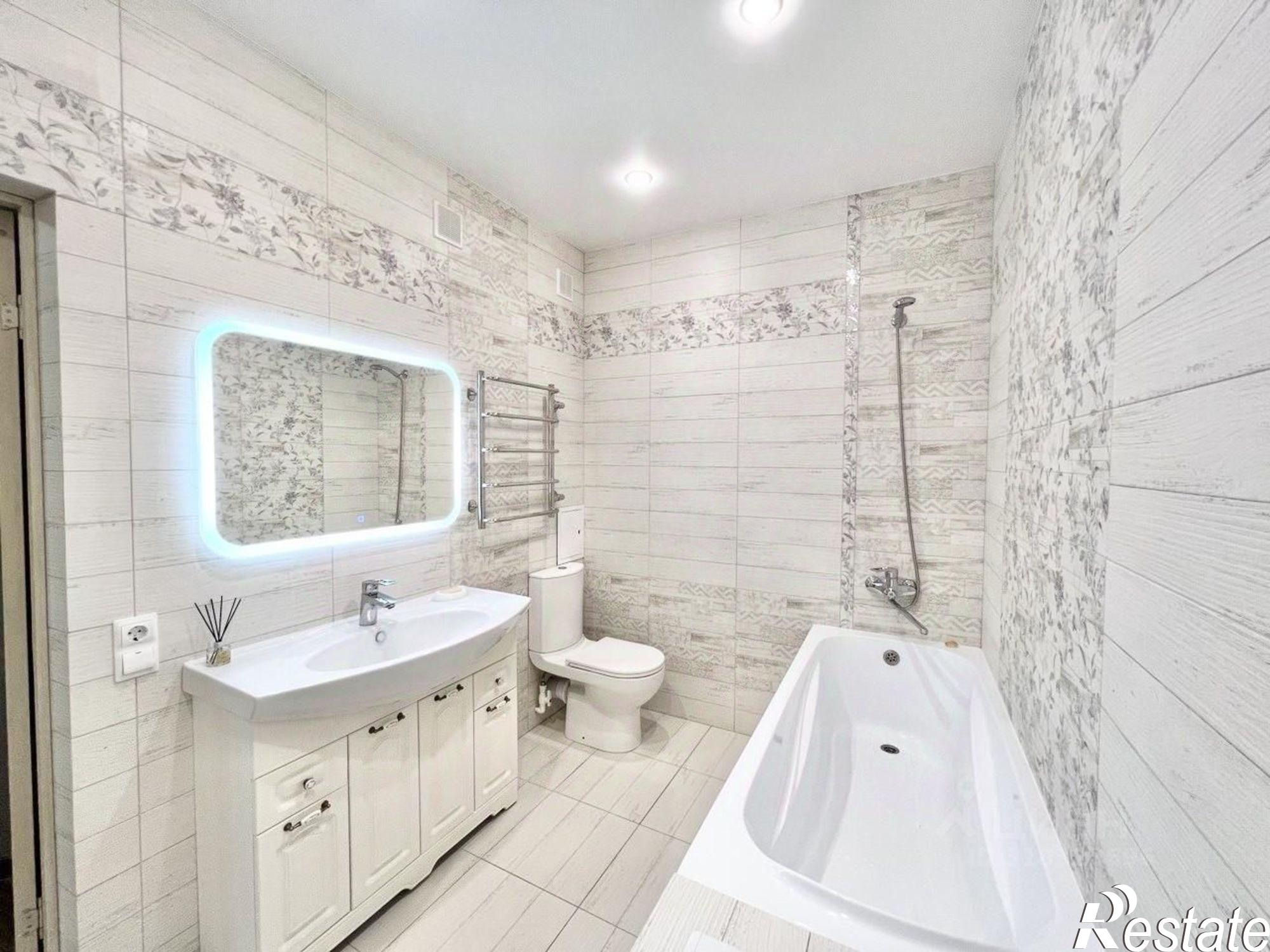 Купить квартиру за 10 680 000 рублей на ул Аделя Кутуя, 110Д/1