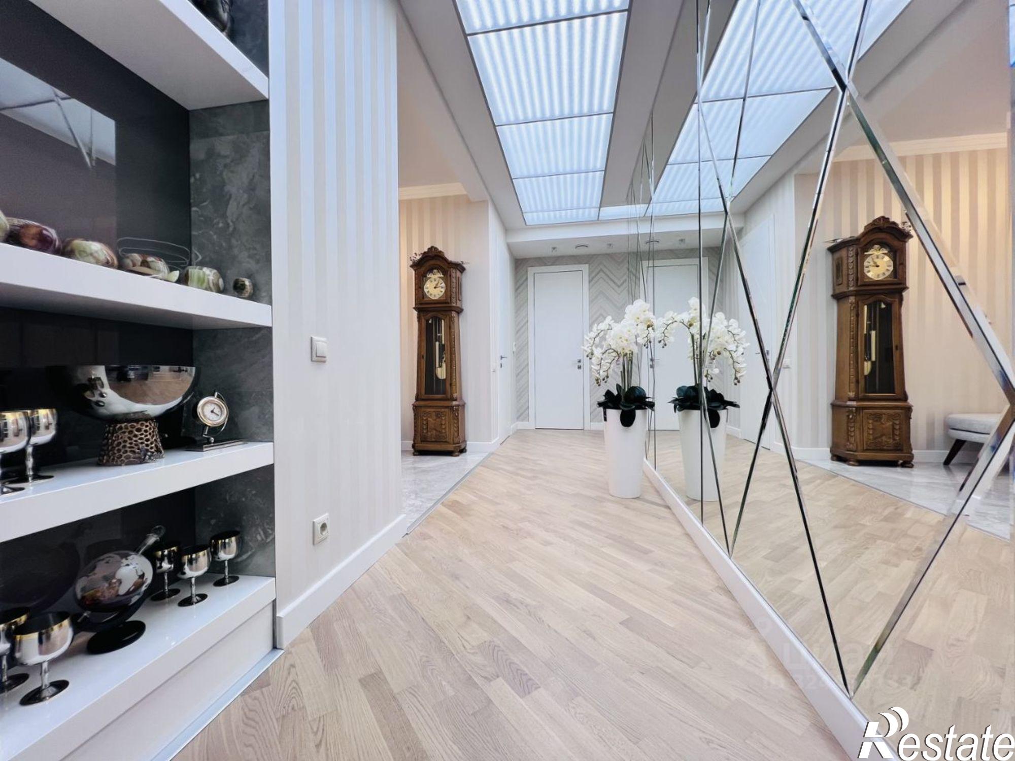 Купить квартиру за 49 900 000 рублей на пр-кт Альберта Камалеева, 1