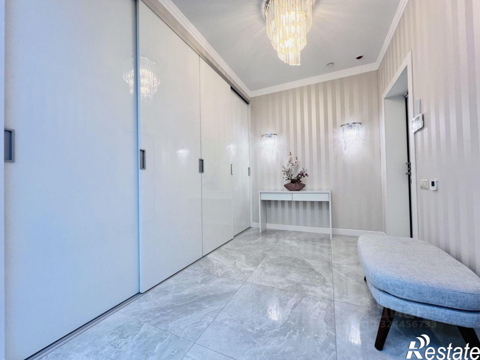 Купить квартиру за 49 900 000 рублей на пр-кт Альберта Камалеева, 1