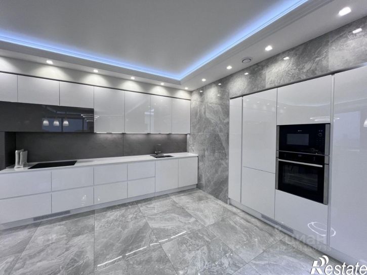 3-комн квартира пр-кт Альберта Камалеева, 1,  д. 1